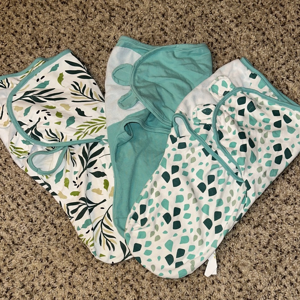 Amazon Baby Swaddle Set - Teal and White